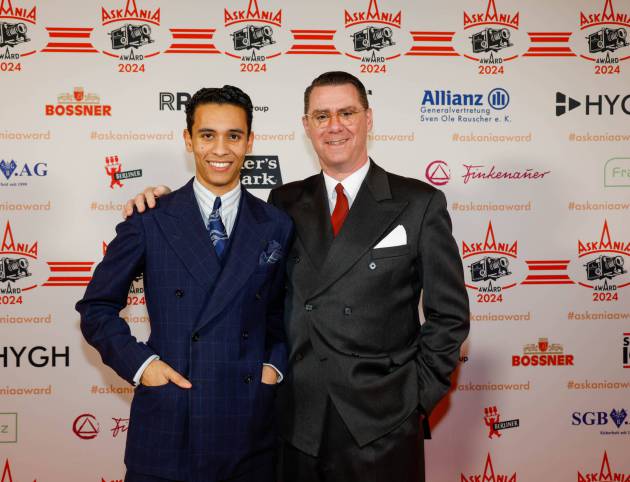 Andrej Hermlin mit Sohn David    

beim Askania Award 2024 im Capital Club Berlin.
© Agentur Baganz, 13.02.2024 *** Local Caption *** Nutzung, Abdruck / Veroeffentlichung honorarpflichtig und nur mit Fotovermerk 
Bei Abdruck / Veroeffentlichung ohne Fotovermerk wird  doppeltes Honorar faellig. Das Foto ist ein Lichtbildwerk i.S.v. Paragraph 2 Absatz 1 Ziffer 5 UrhRG.
Agentur Baganz uebernimmt keine Haftung bei einer evt. Verletzung Rechte Dritter! Weitergabe an Dritte nicht erlaubt.  Es gelten unsere AGBs.